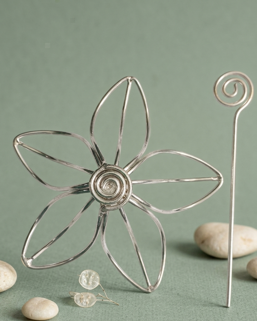 Silver Wire Flower Bun Cage – Minimalist Floral Hair Slide – Modern Botanical Hair Stick