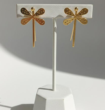 Gold-Tone Dragonfly Drop Earrings – Whimsical Nature-Inspired Statement Jewelry