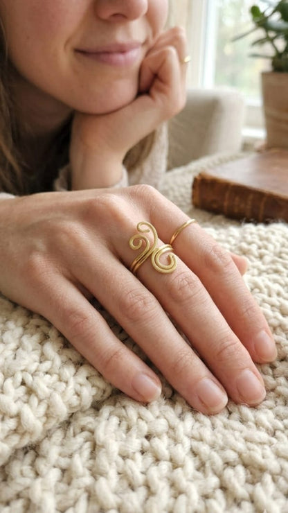 Elegant Swirl Brass Ring